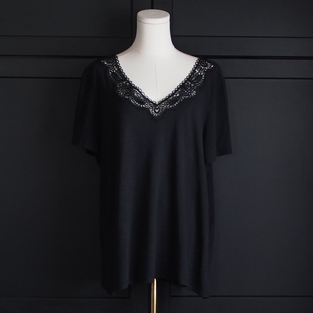 Signature Reitmans | Cotton/Modal V-neck Top w Crochet Lace Detail